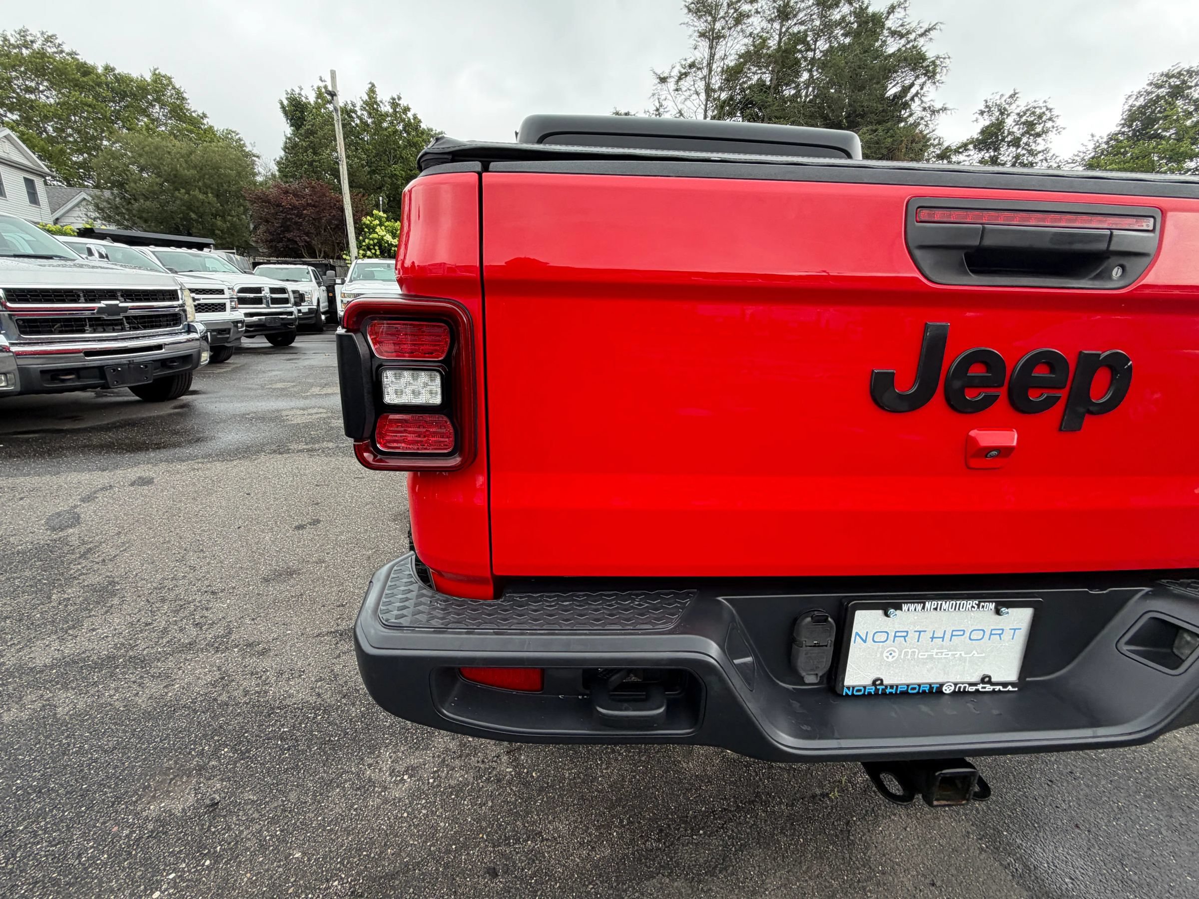 Used 2020 Jeep Gladiator Overland AWD/4WD image 40