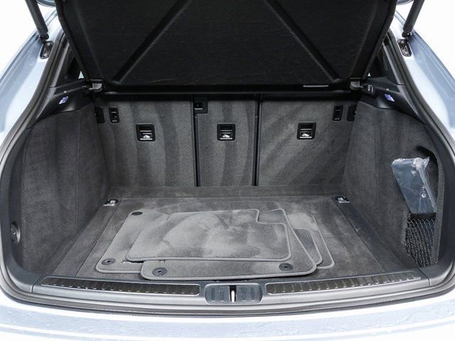 Certified 2023 Porsche Macan AWD image 30