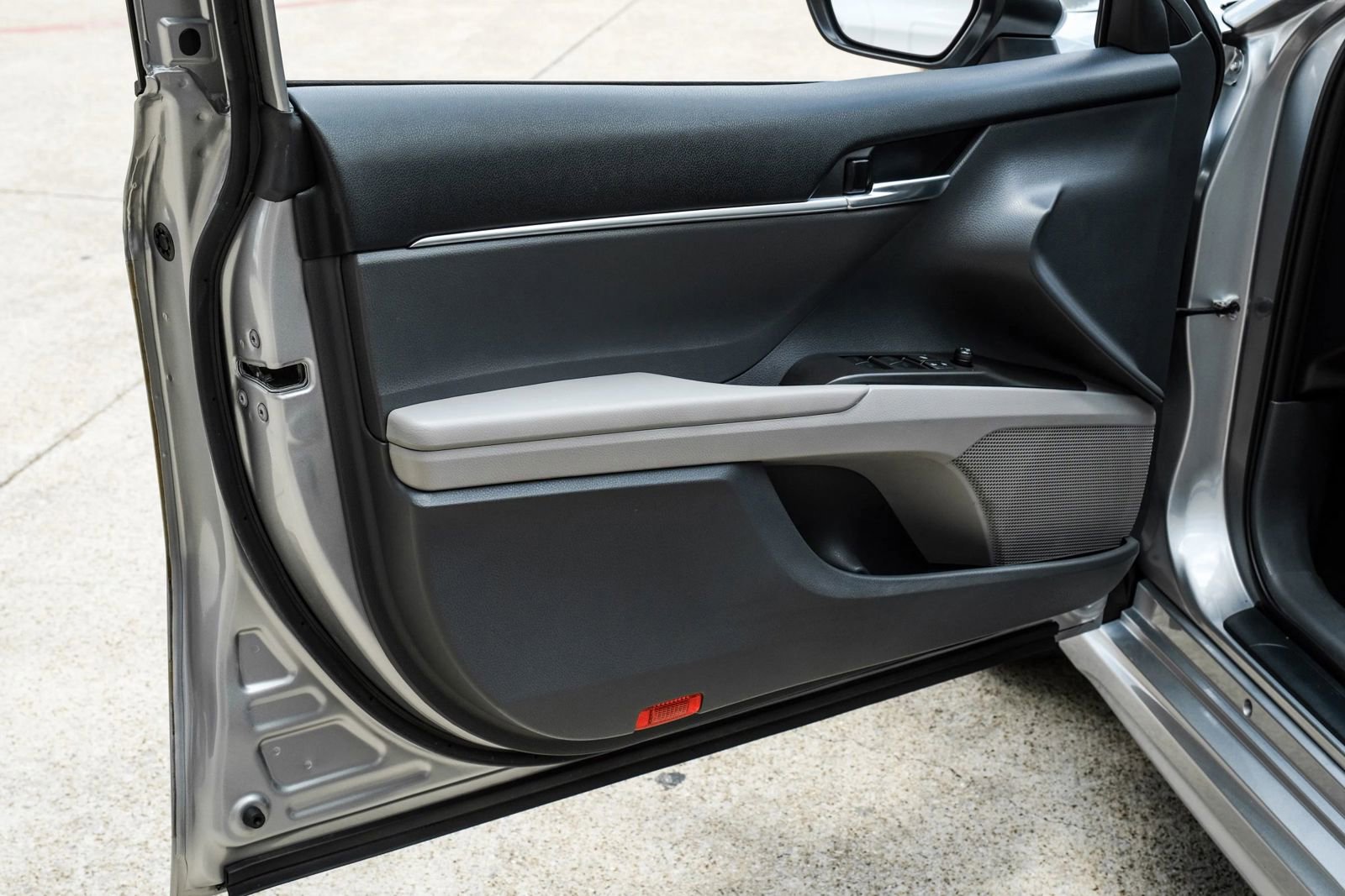 Used 2023 Toyota Camry SE FWD image 41