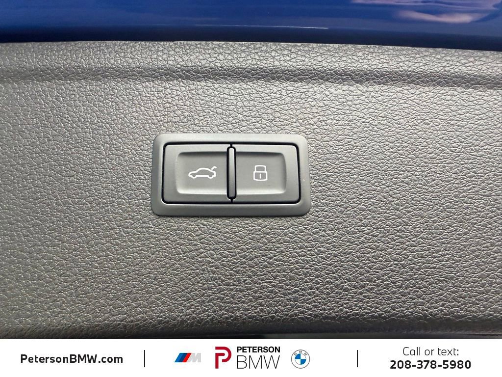 Used 2022 Audi Q5 e Premium w/ Convenience Package image 16