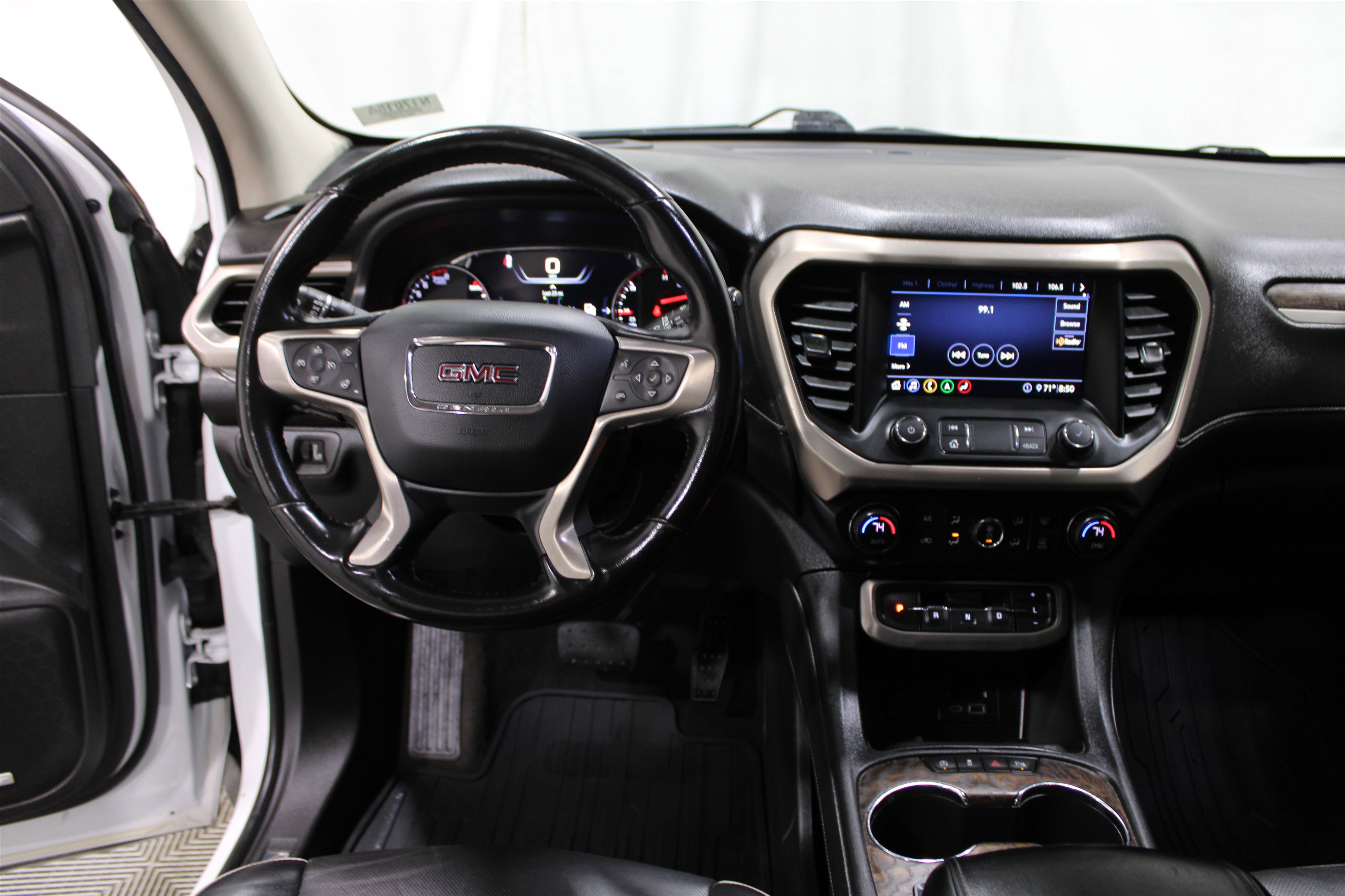 Used 2020 GMC Acadia Denali w/ Trailering Package image 2