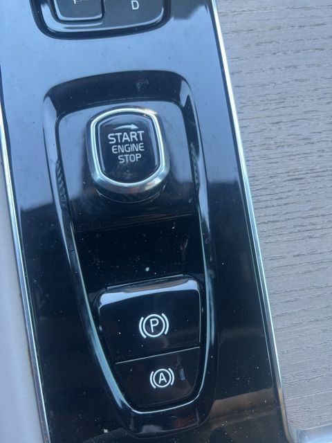 New 2026 Volvo XC90 B6 Core image 17