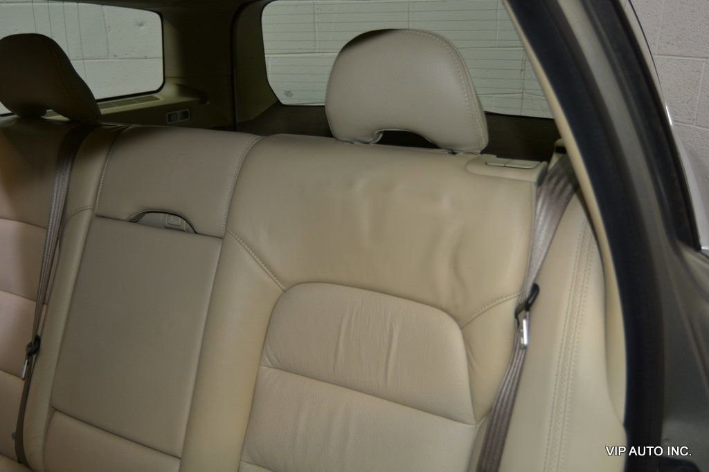 Used 2010 Volvo XC70 3.2 image 21