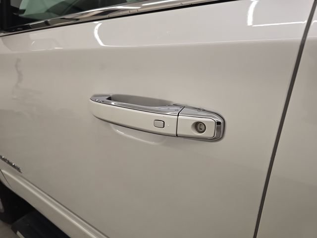 Used 2016 Chevrolet Tahoe LTZ RWD image 24