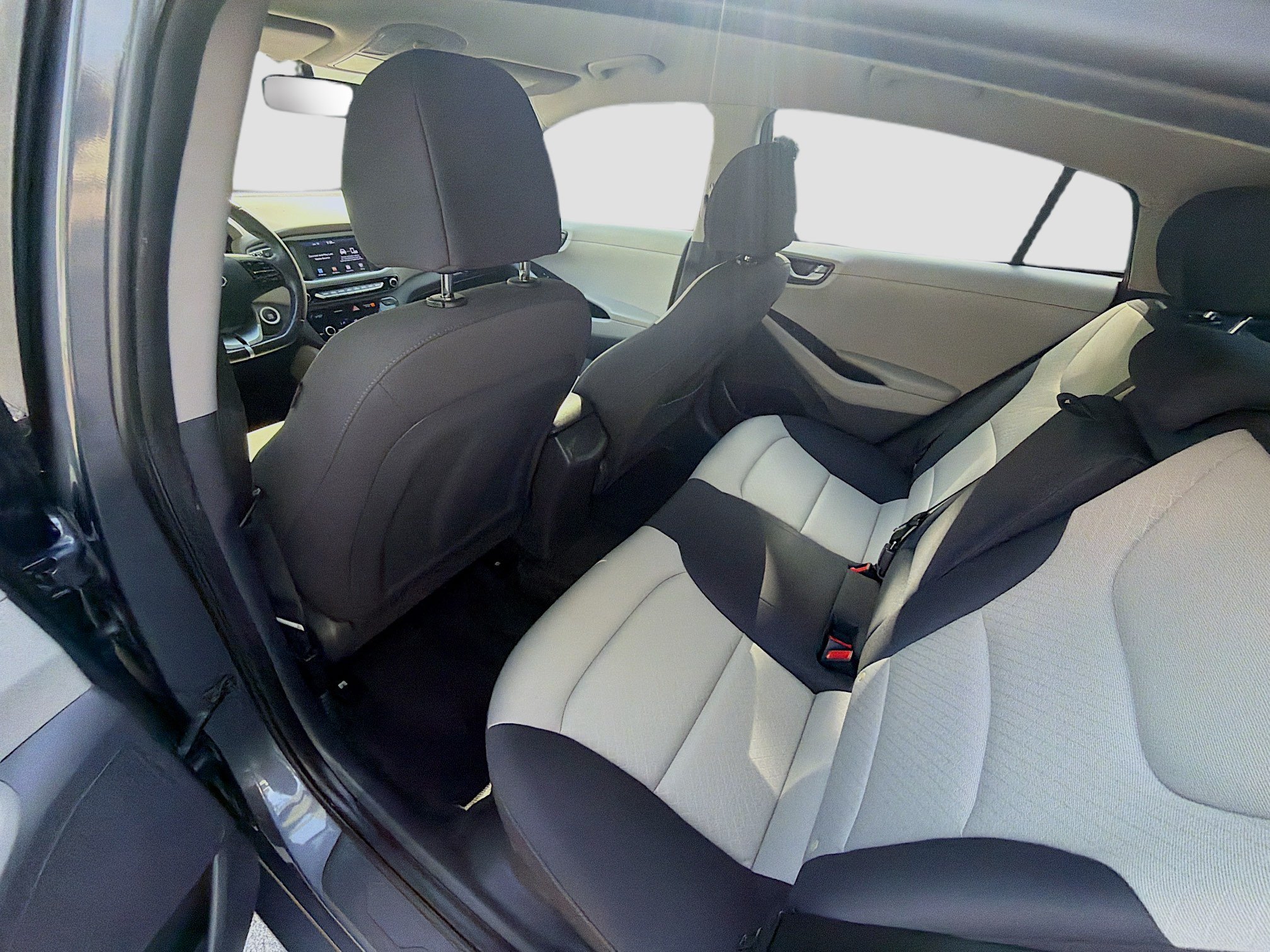 Used 2018 Hyundai Ioniq SEL FWD image 20