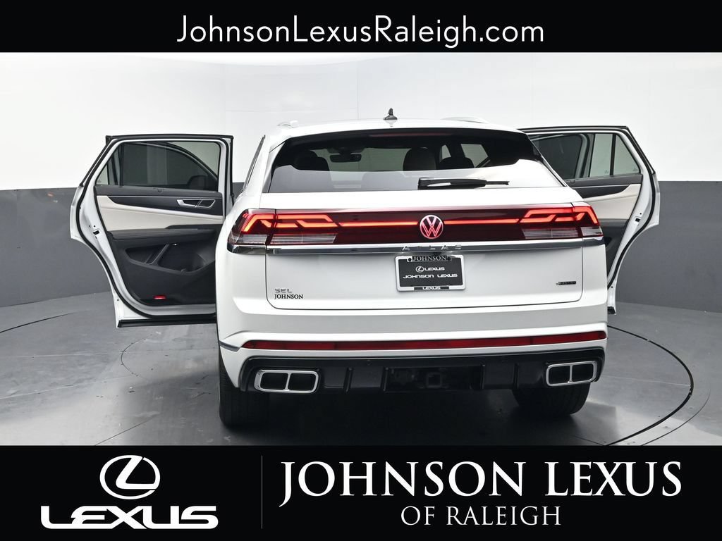 Used 2025 Volkswagen Atlas Cross Sport SEL Premium R-Line AWD/4WD image 36