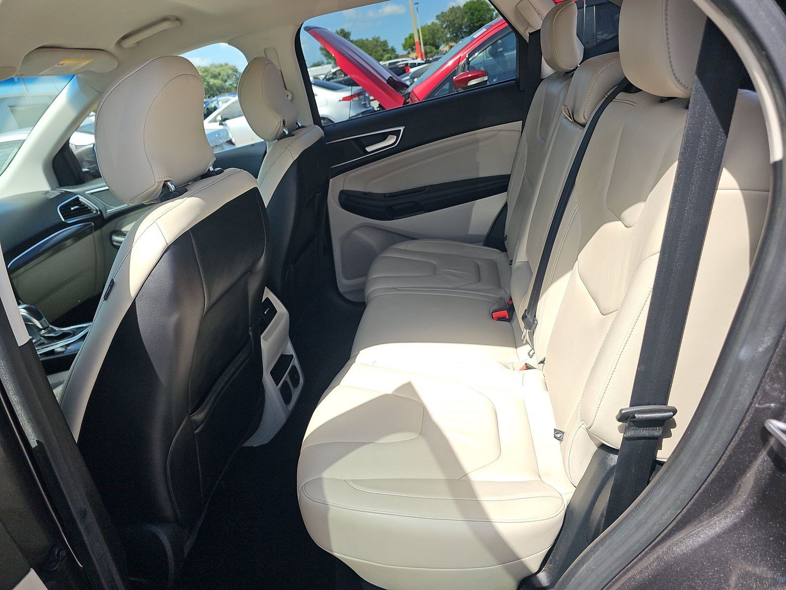 Used 2017 Ford Edge Titanium w/ Technology Package FWD image 15