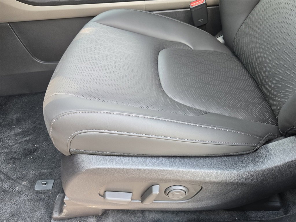 New 2026 Kia Carnival LXS image 17