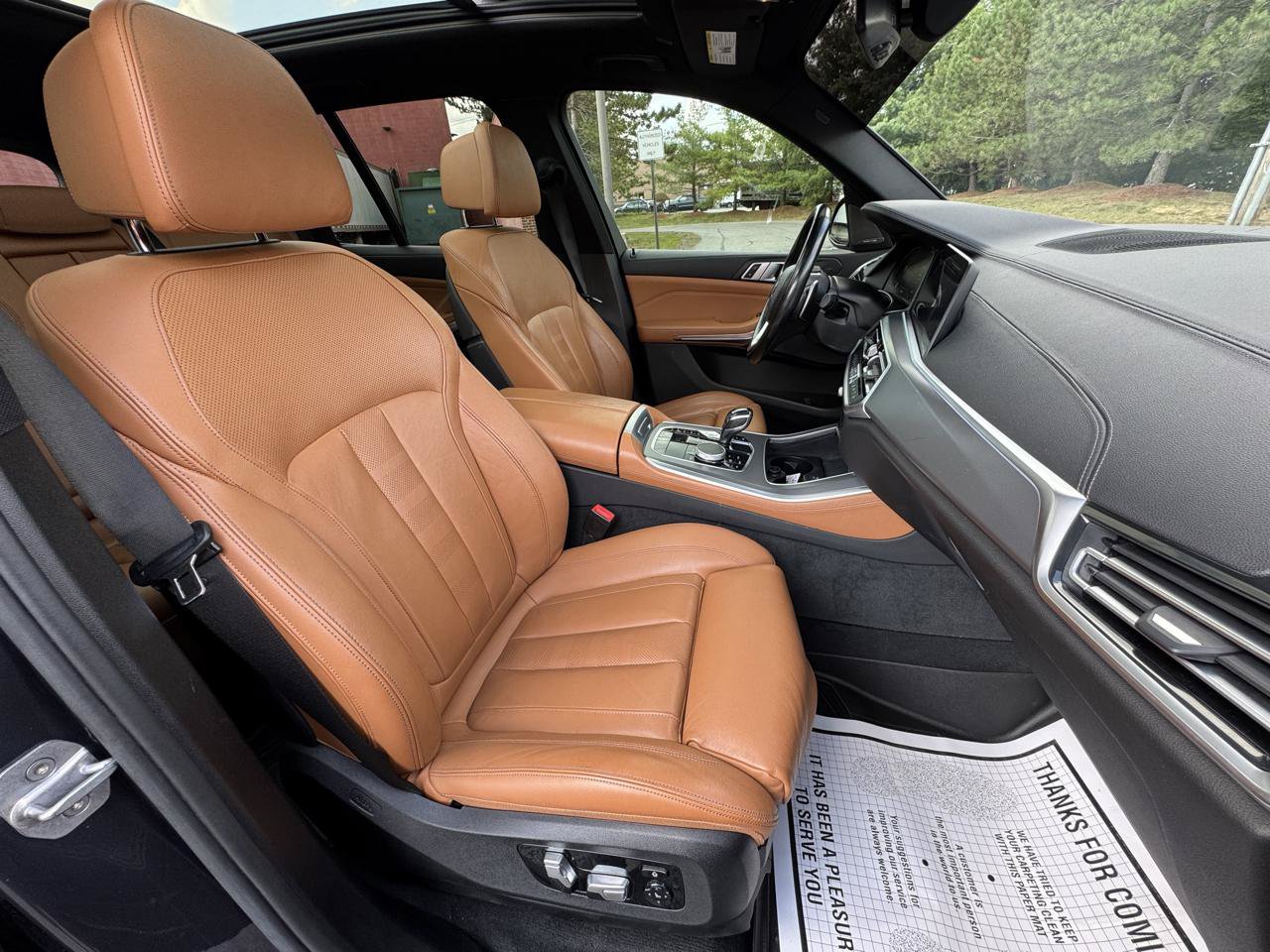 Used 2019 BMW X5 xDrive50i w/ Parking Assistance Package AWD/4WD image 17