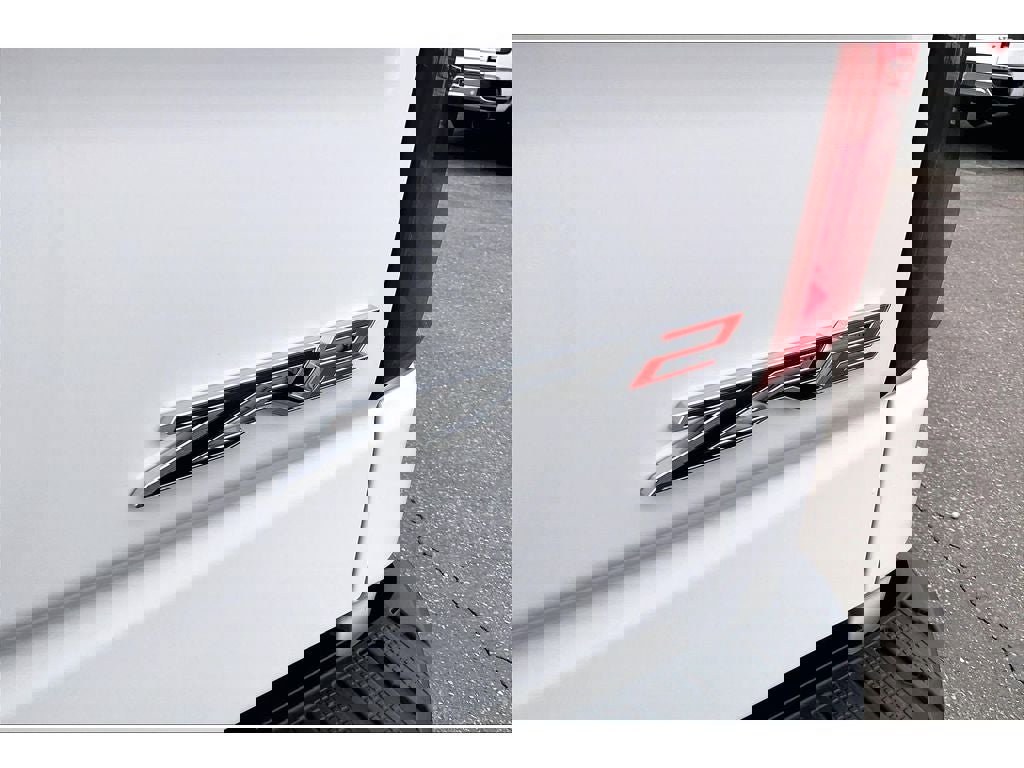 Used 2025 Chevrolet Silverado 1500 ZR2 w/ Technology Package image 9