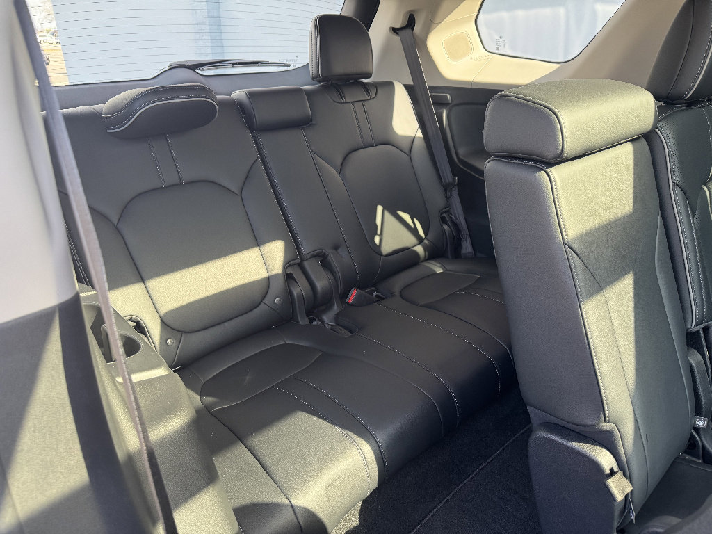 Used 2023 Honda Pilot Elite image 11