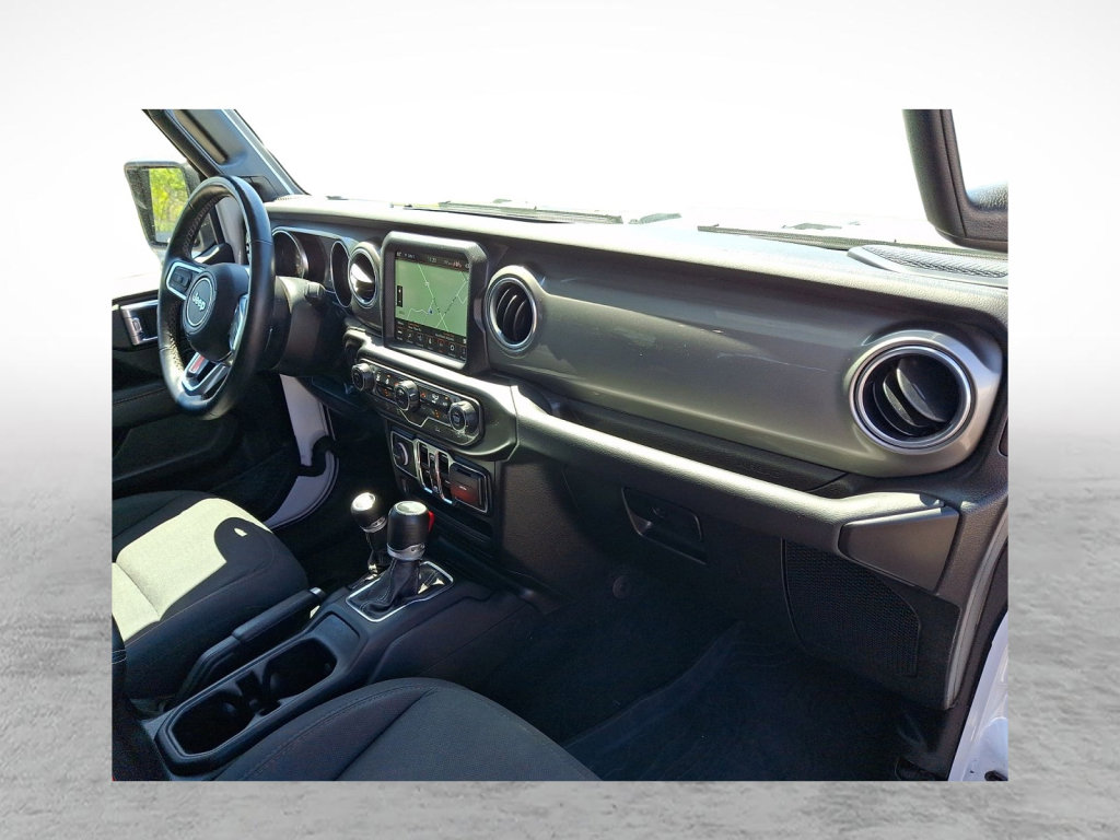 Used 2022 Jeep Wrangler Unlimited Sahara w/ Cold Weather Group AWD/4WD image 12