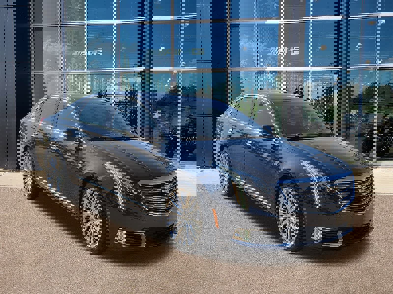 Used 2018 Cadillac XTS Platinum image 3