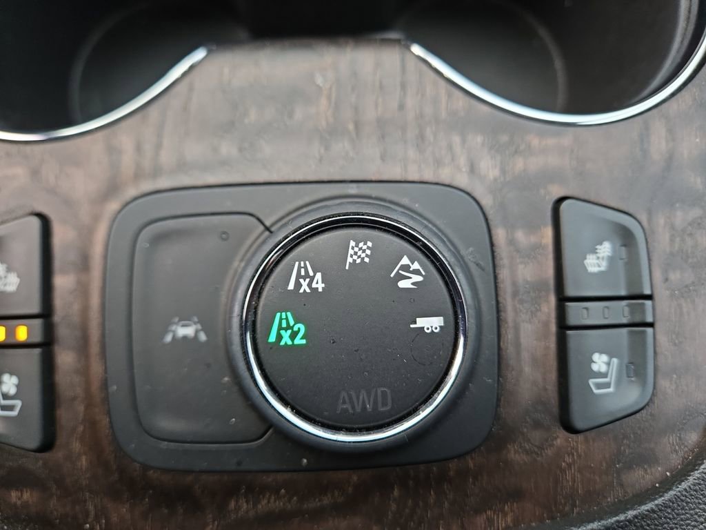 Used 2023 GMC Acadia Denali w/ Black Diamond Edition image 24