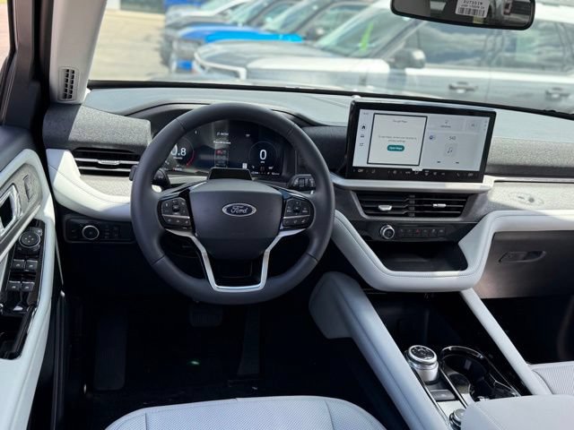 New 2026 Ford Explorer Platinum w/ LUX Leather Package AWD/4WD image 8