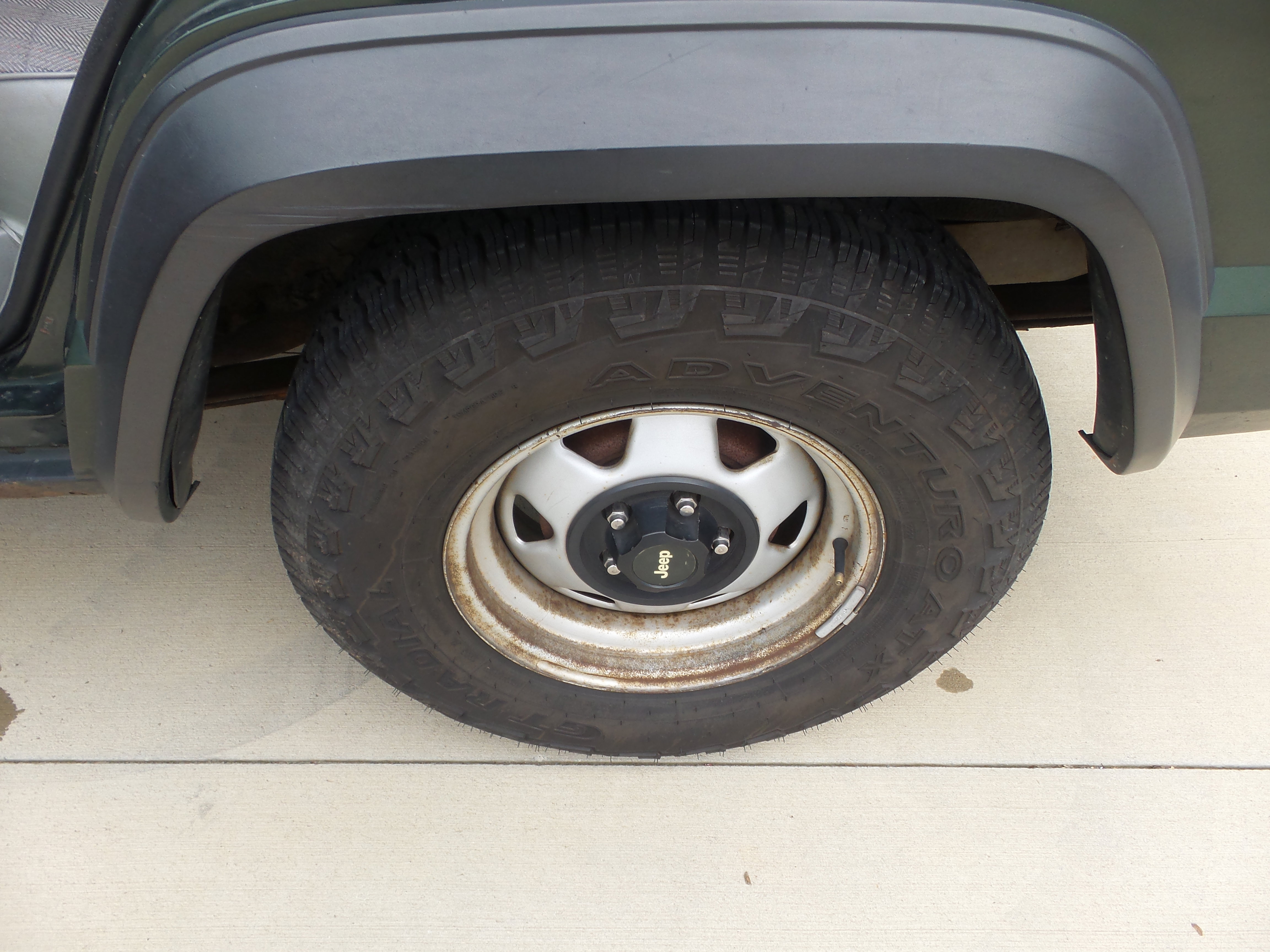 Used 1996 Jeep Cherokee SE image 24