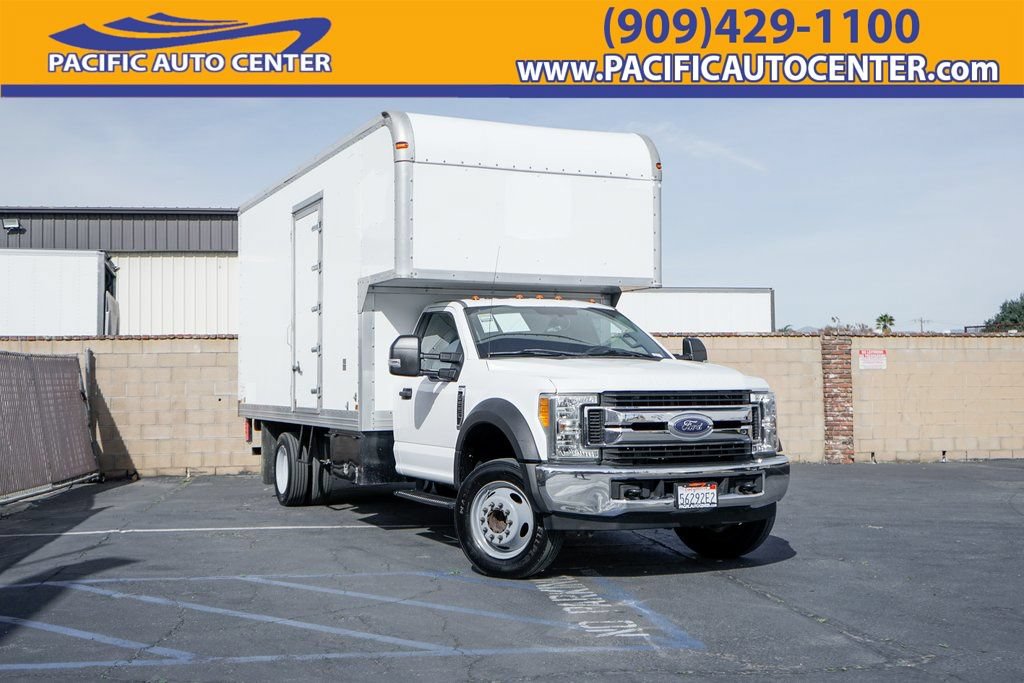 Used 2017 Ford F550 2WD Regular Cab Super Duty image 1