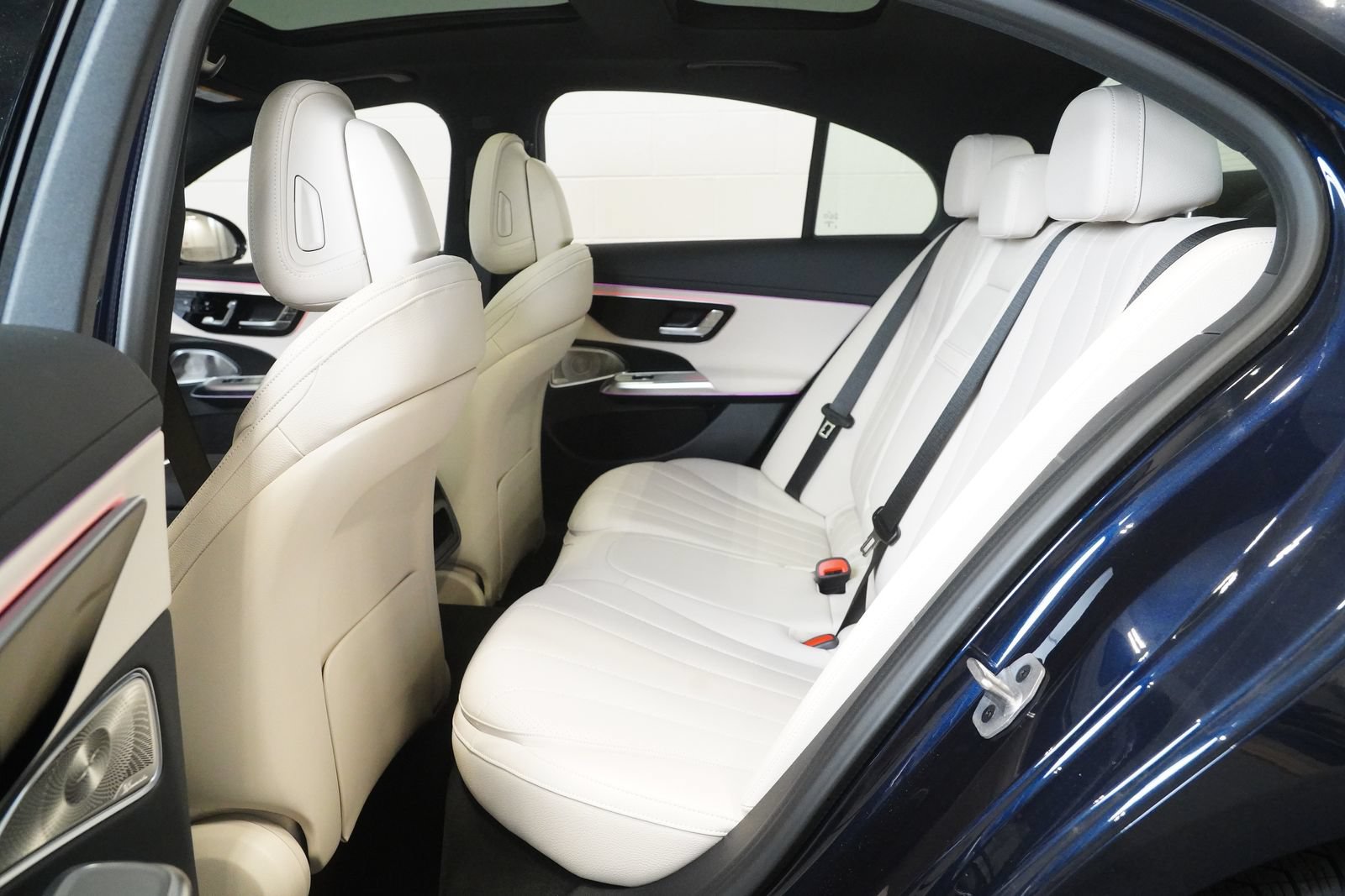 New 2026 Mercedes-Benz E 350 4MATIC Sedan image 16