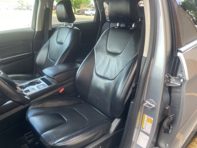 Used 2022 Ford Edge Titanium AWD/4WD image 21