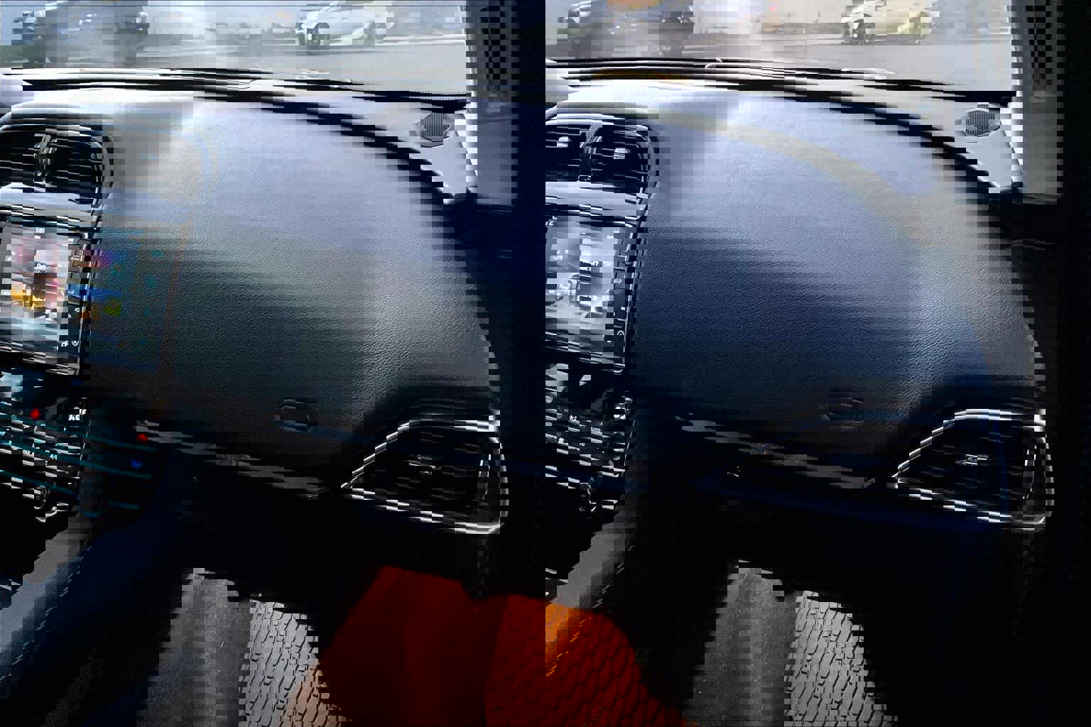 Used 2018 Jaguar F-PACE Prestige image 17