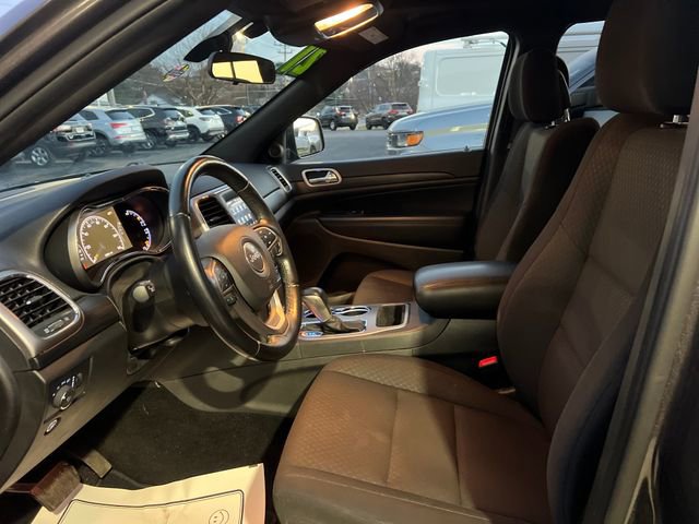 Used 2021 Jeep Grand Cherokee Laredo image 17