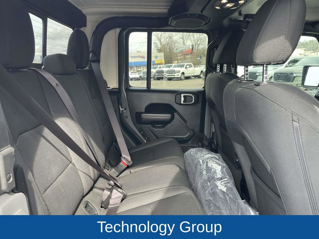 Used 2021 Jeep Gladiator Sport image 17