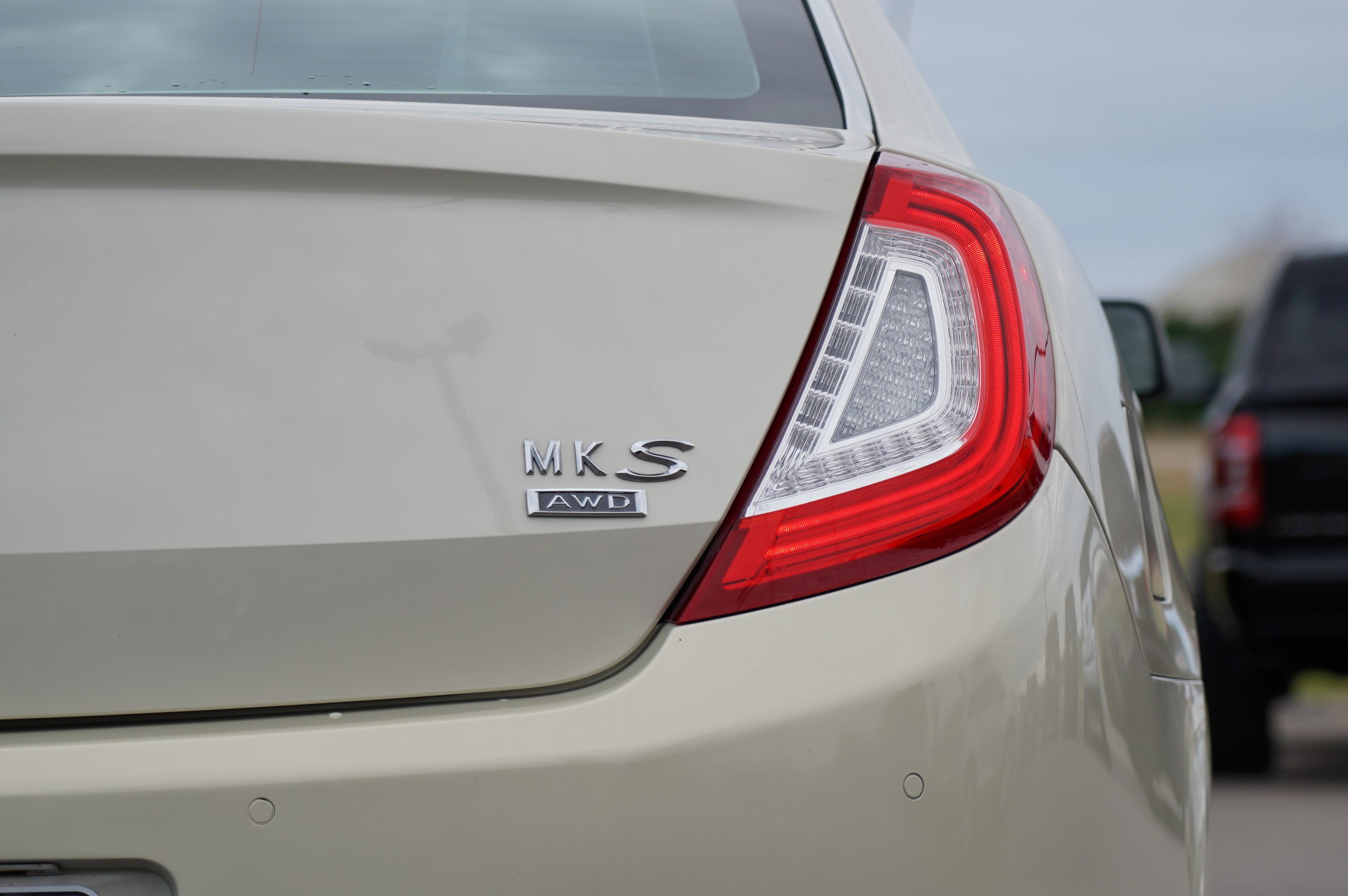 Used 2014 Lincoln MKS AWD w/ Equipment Group 101A image 10