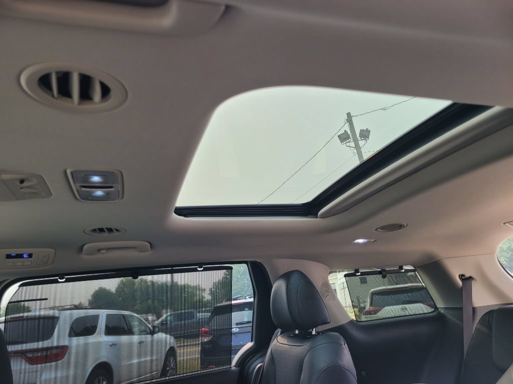 Used 2023 Kia Carnival SX Prestige FWD image 48