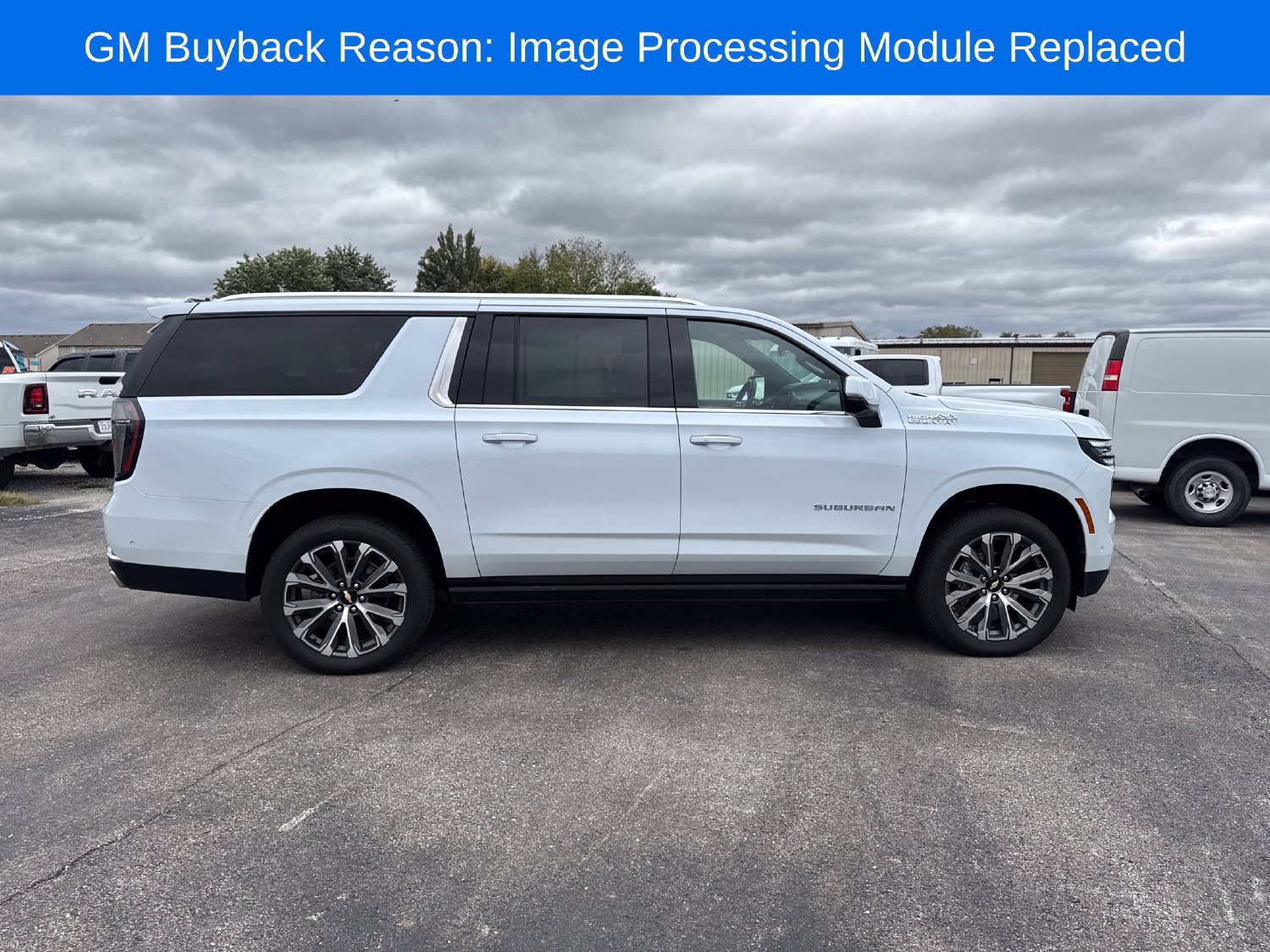 Used 2026 Chevrolet Suburban High Country AWD/4WD image 6