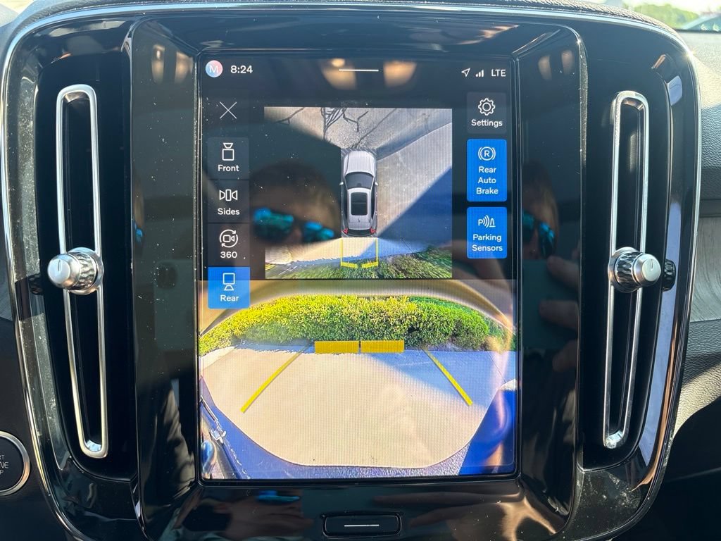 Certified 2024 Volvo XC40 B5 Plus w/ Protection Package Premier AWD/4WD image 23