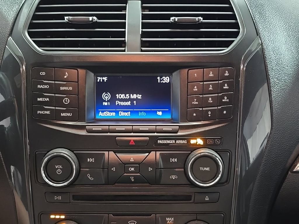 Used 2017 Ford Explorer XLT FWD image 21