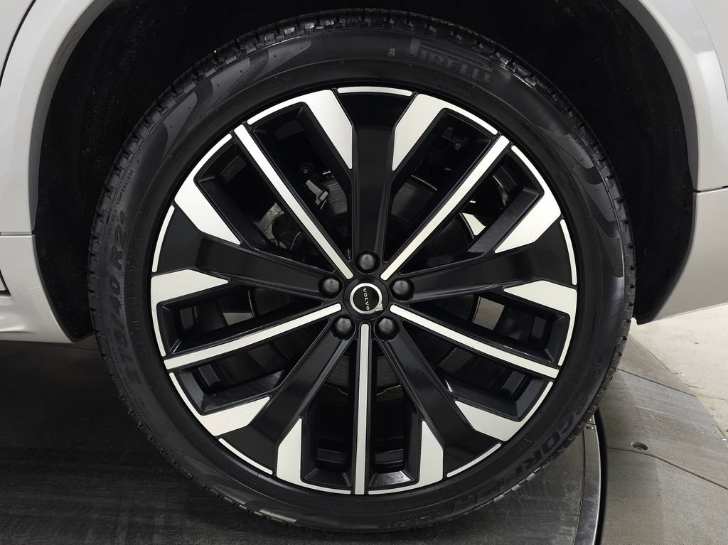 Certified 2025 Volvo XC90 B5 Plus AWD/4WD image 13