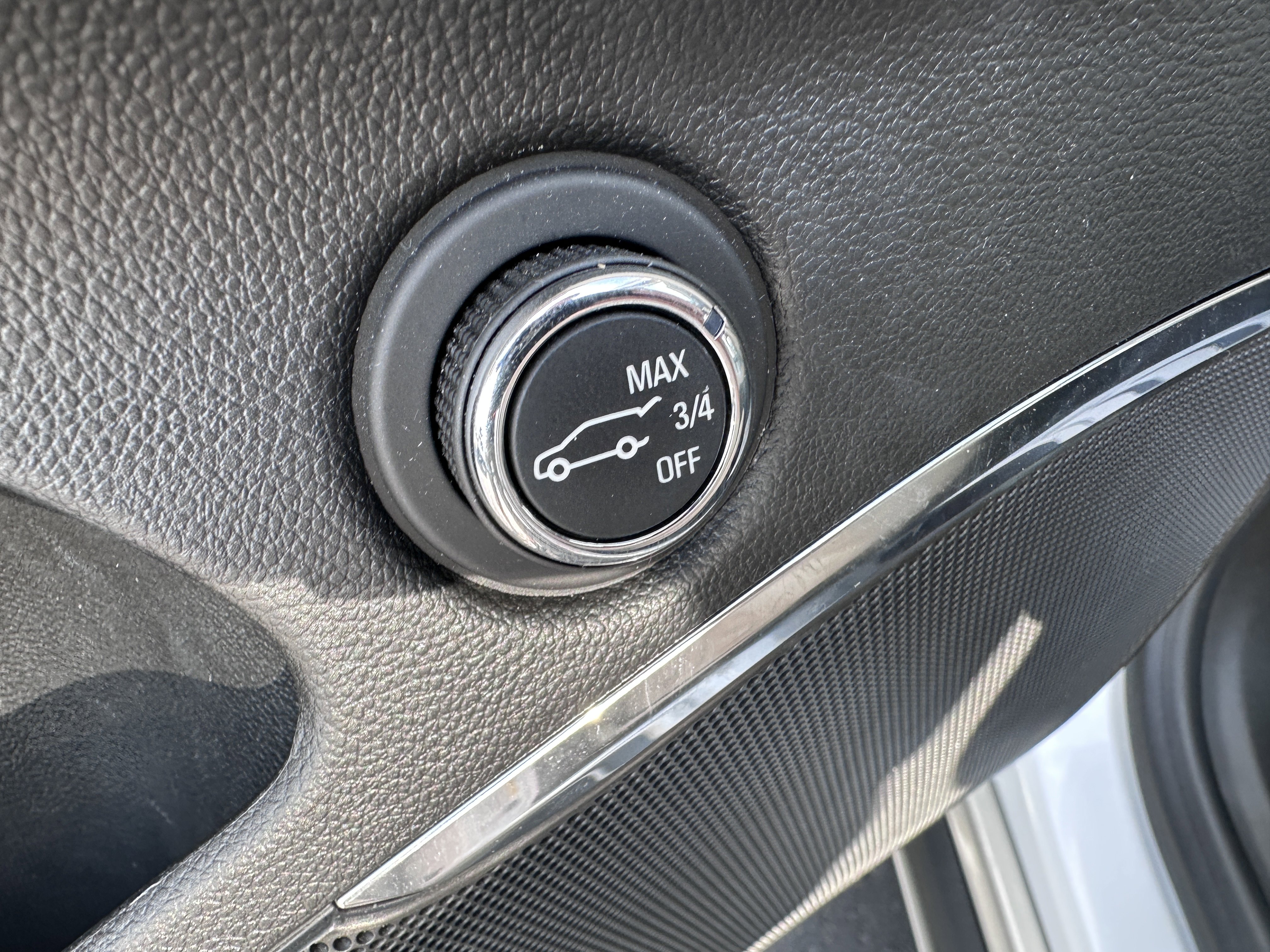 Used 2023 Buick Enclave Essence w/ Experience Buick Package image 17