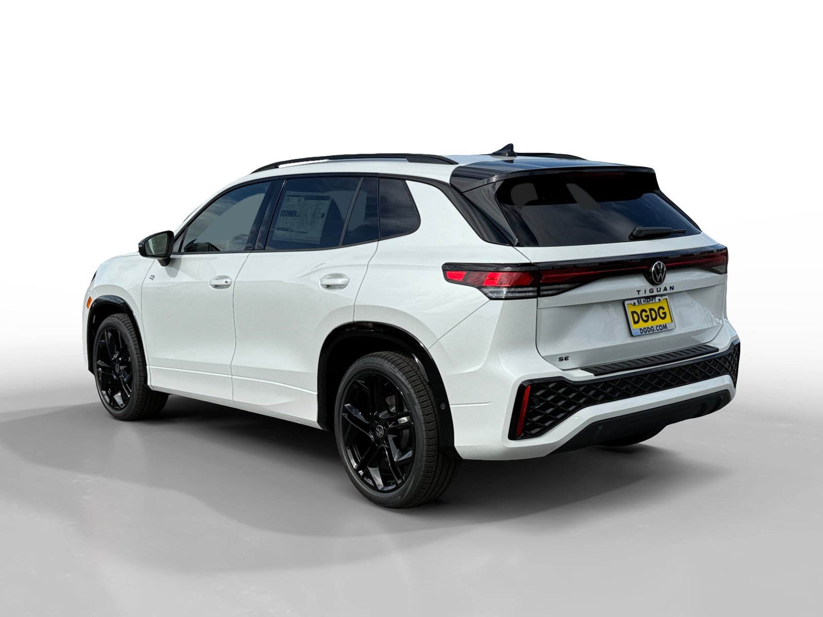 New 2026 Volkswagen Tiguan SE R-Line FWD image 3