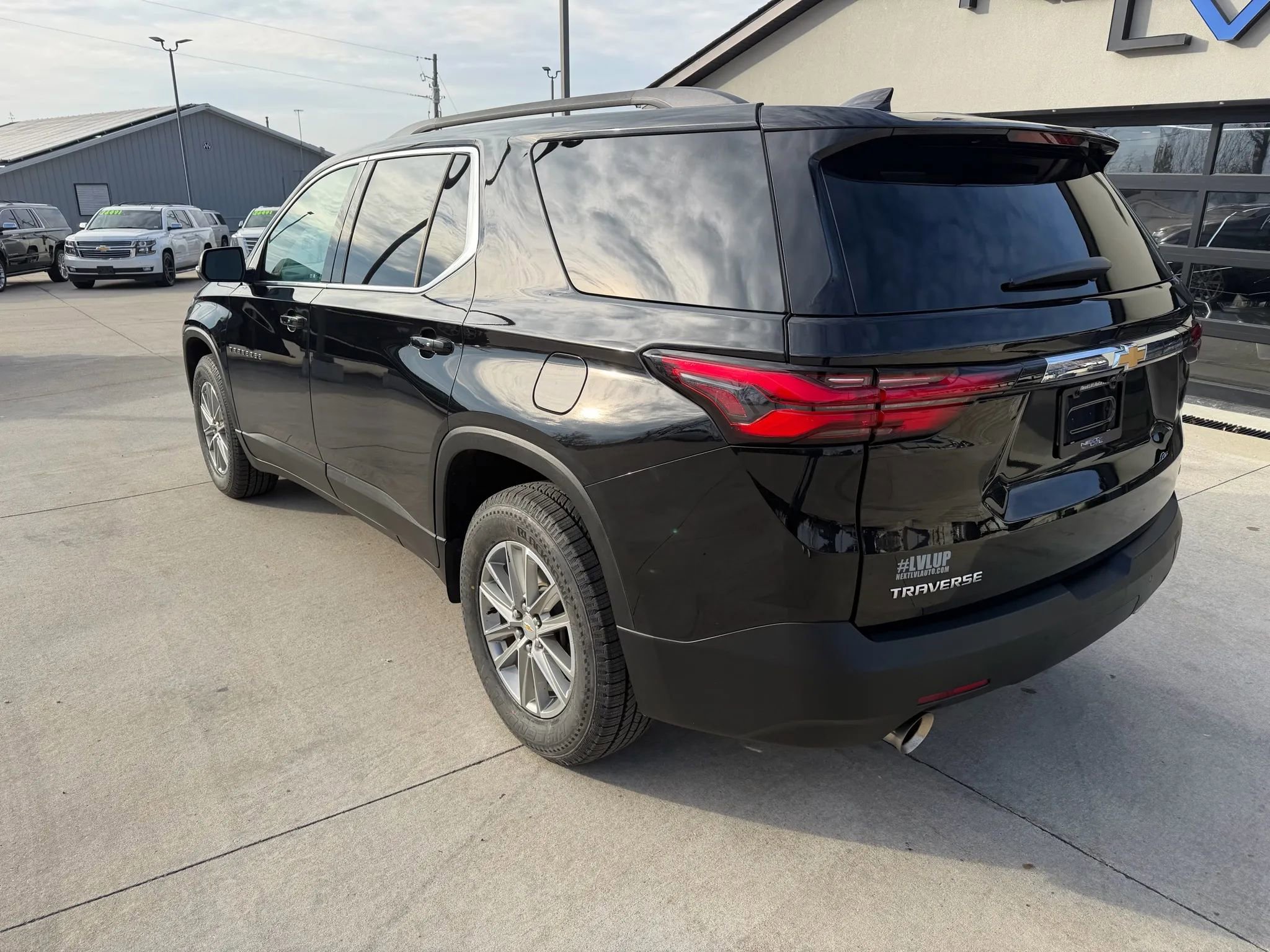 Used 2022 Chevrolet Traverse LT image 7