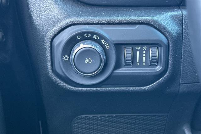 Used 2022 Jeep Wrangler Unlimited Sport AWD/4WD image 30