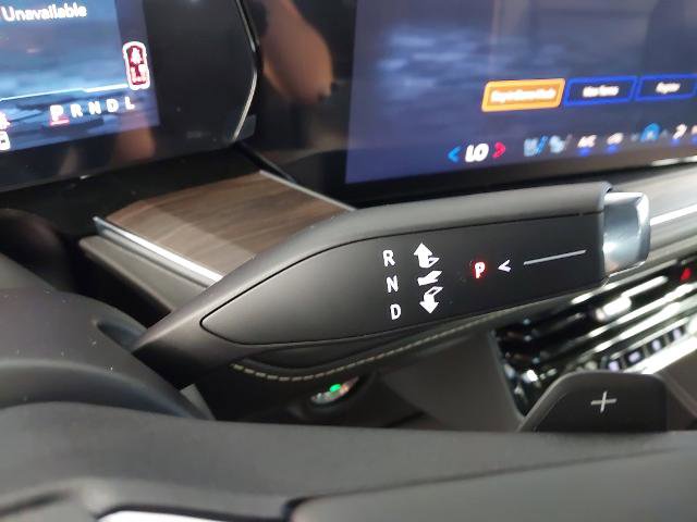 New 2026 Chevrolet Suburban Premier image 21