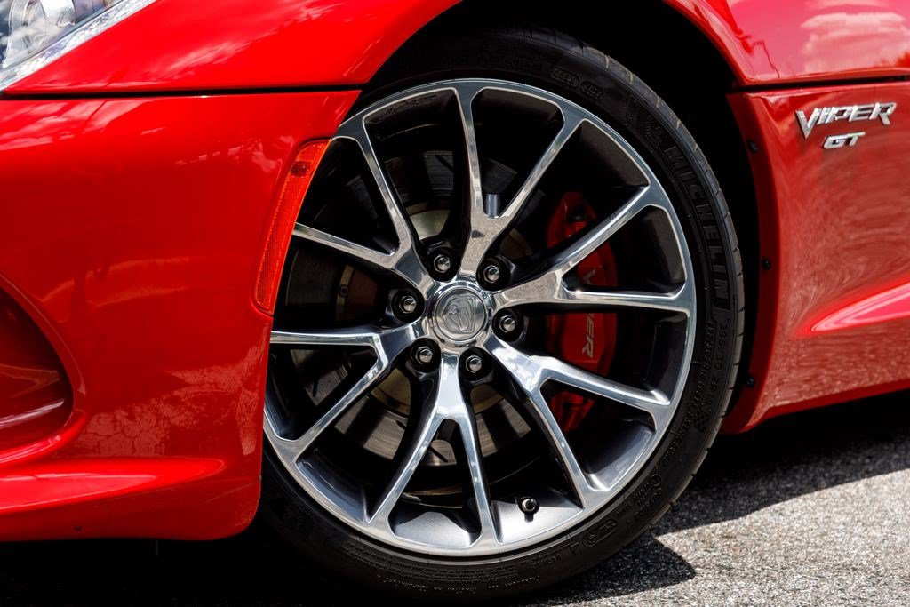 Used 2017 Dodge Viper GTC RWD image 36