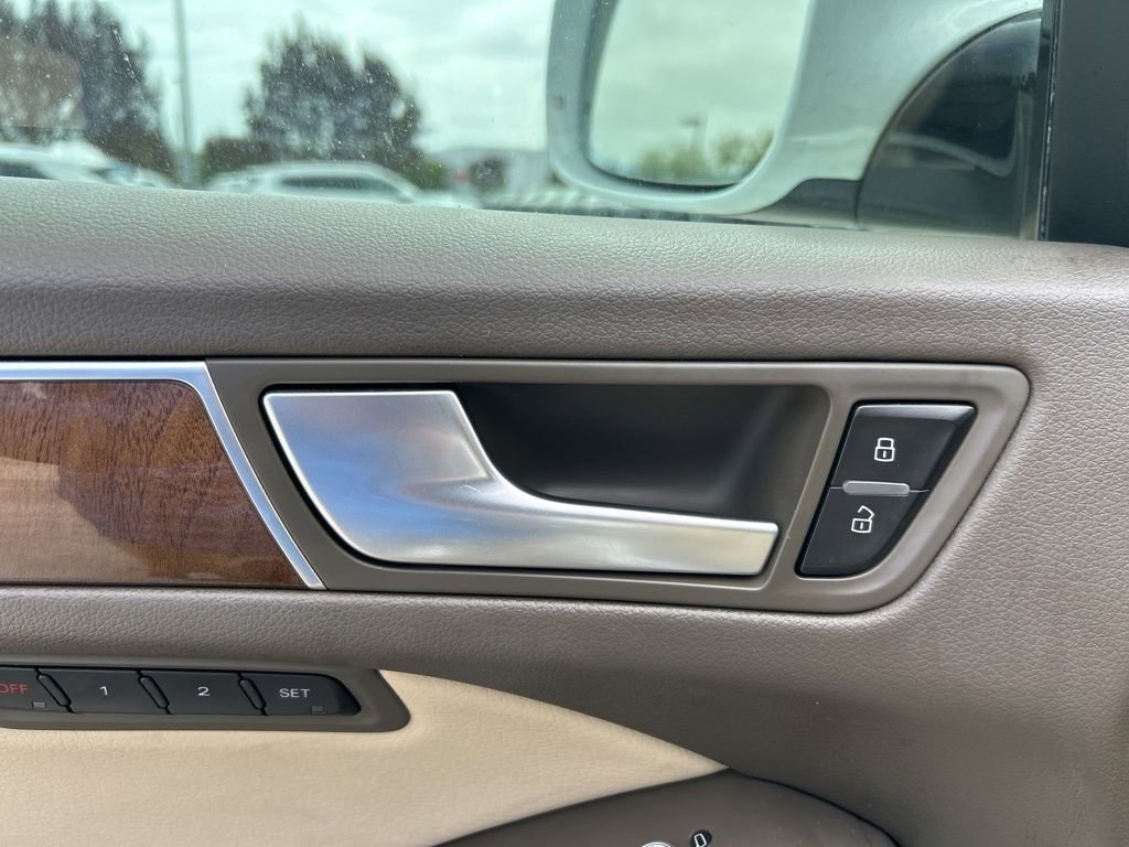 Used 2016 Audi Q5 2.0T Premium Plus w/ Technology Package image 18