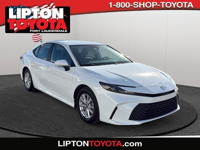 Used 2025 Toyota Camry LE w/ Convenience Package FWD image 1