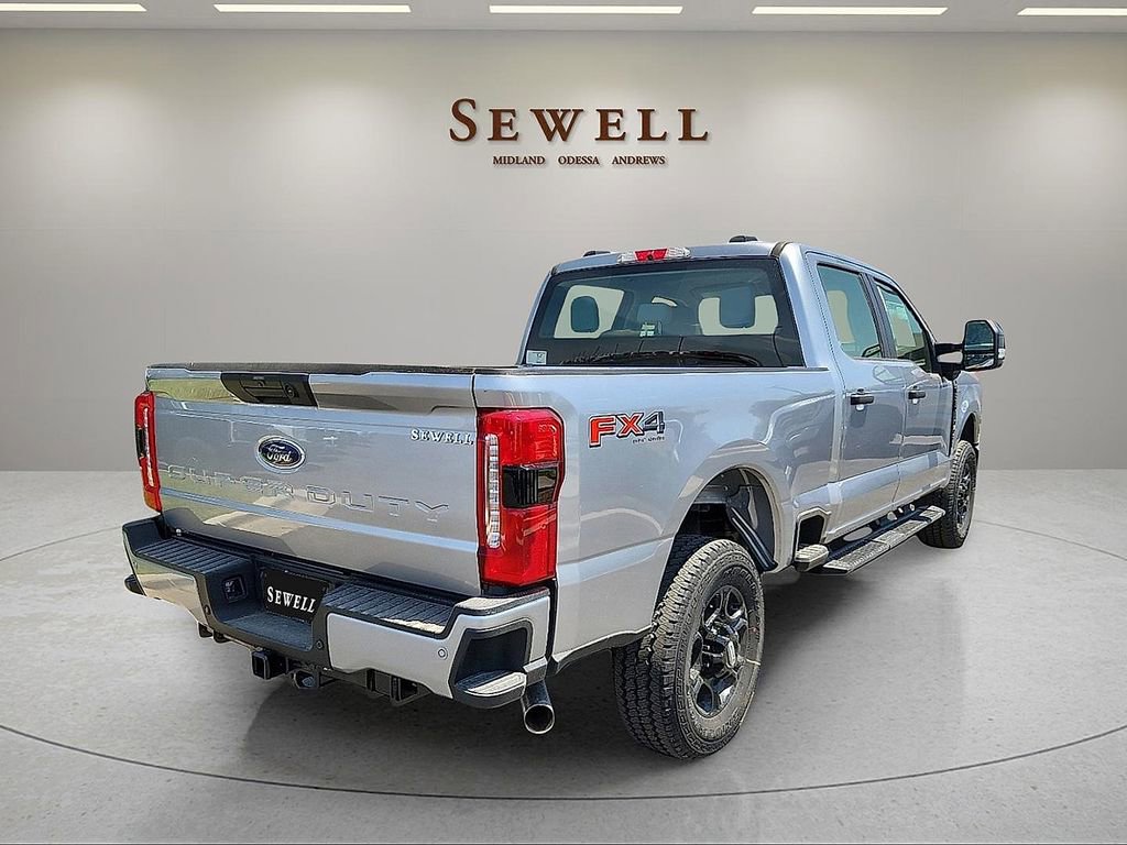 Used 2023 Ford F250 XL w/ STX Appearance Package AWD/4WD image 5