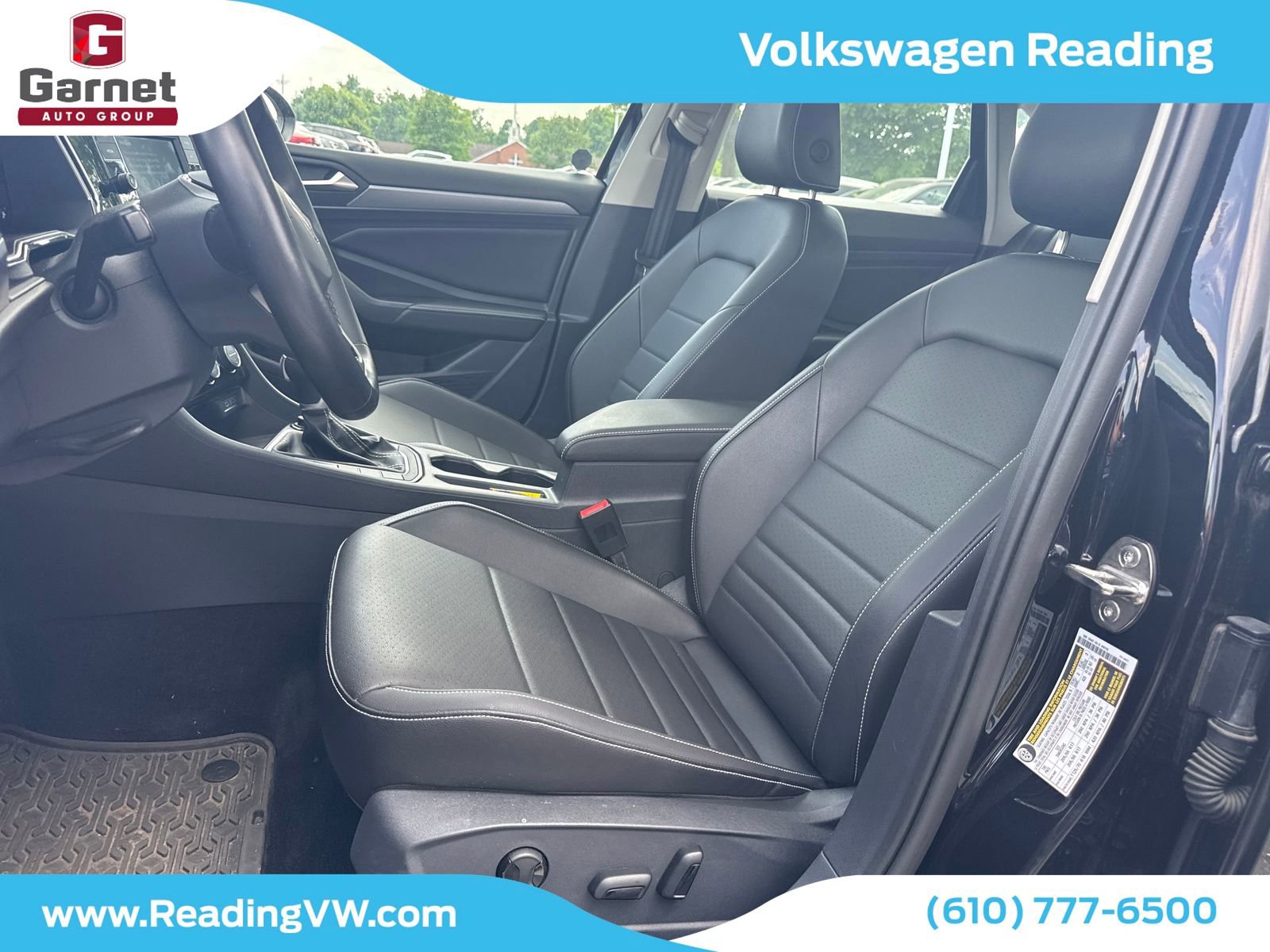 Used 2023 Volkswagen Jetta SE w/ Panoramic Sunroof Package FWD image 11