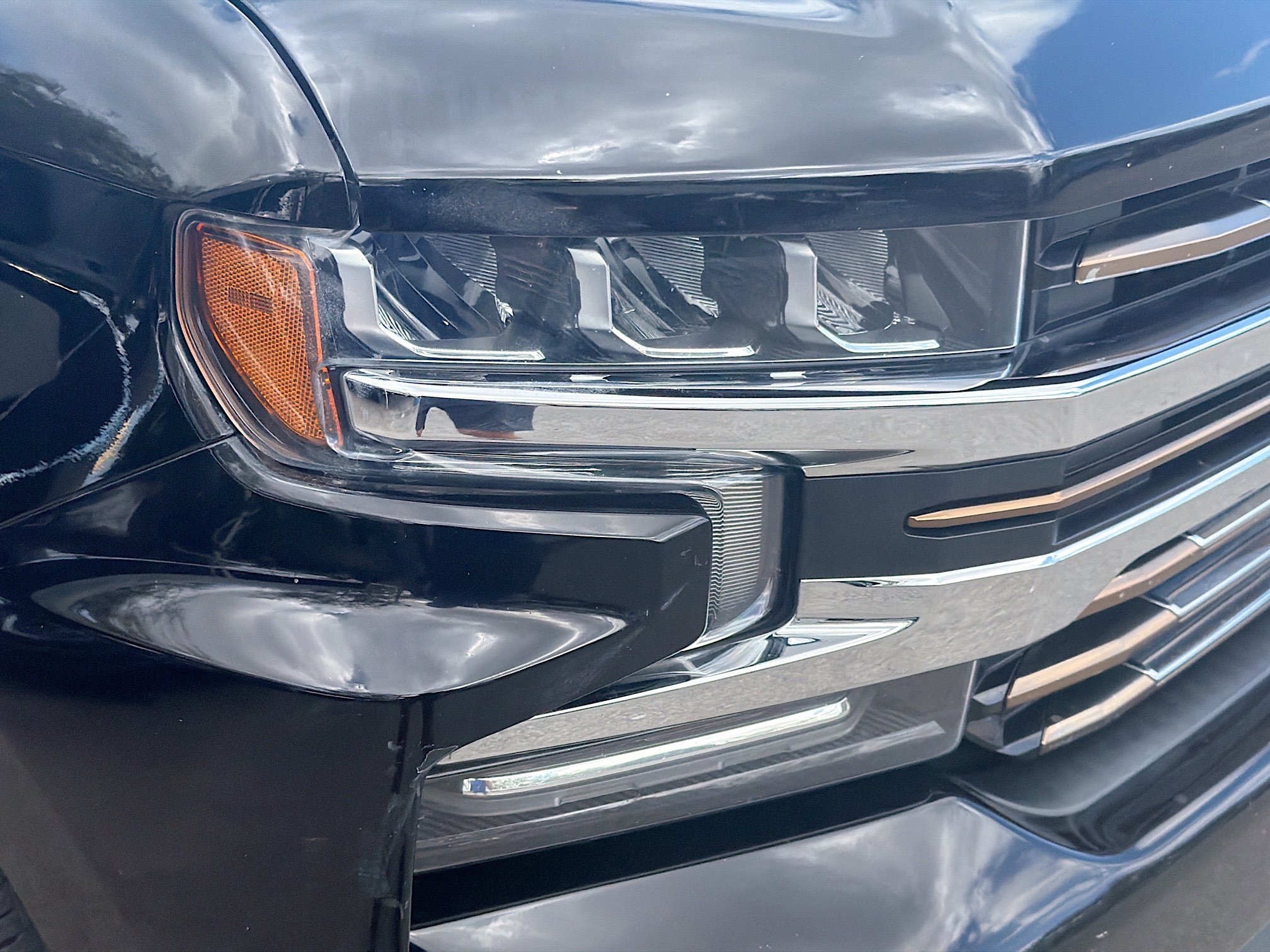 Used 2019 Chevrolet Silverado 1500 High Country w/ Technology Package AWD/4WD image 35