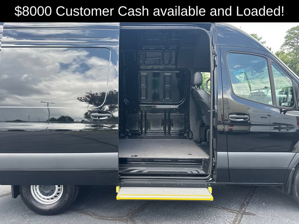 Used 2025 Mercedes-Benz Sprinter 2500 image 17