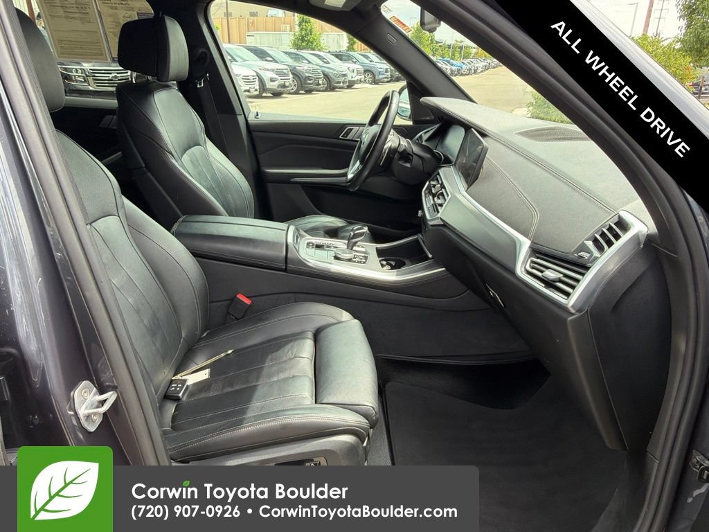 Used 2019 BMW X5 xDrive50i w/ Parking Assistance Package AWD/4WD image 11