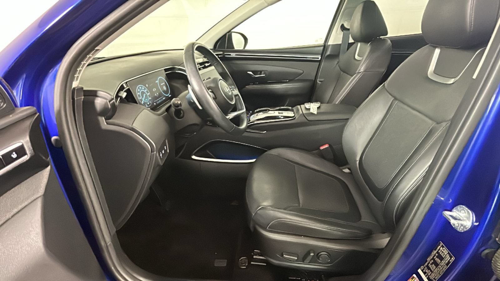 Used 2023 Hyundai Tucson Limited AWD/4WD image 13