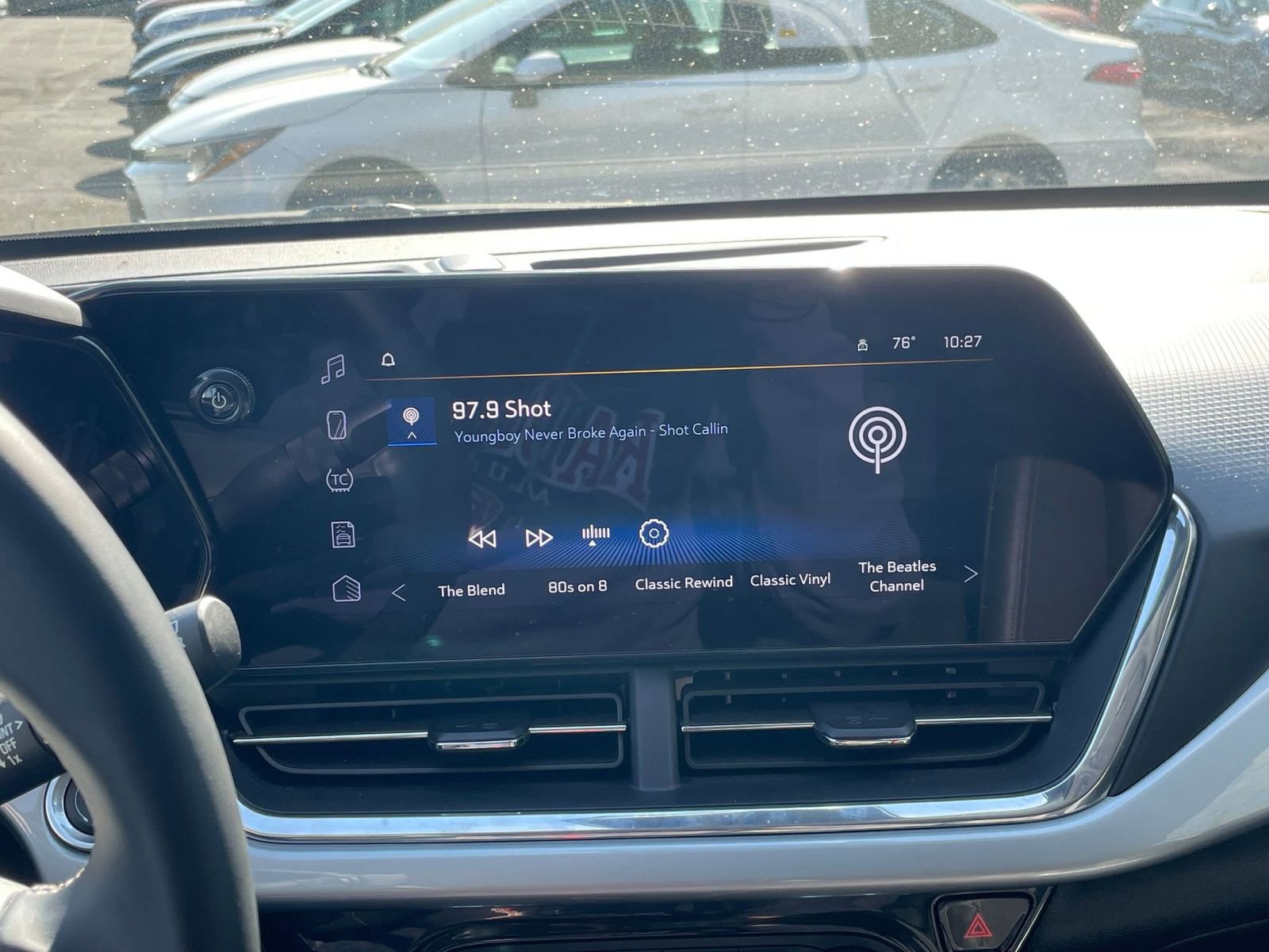 Used 2025 Chevrolet Trax LT w/ LT Convenience Package image 20