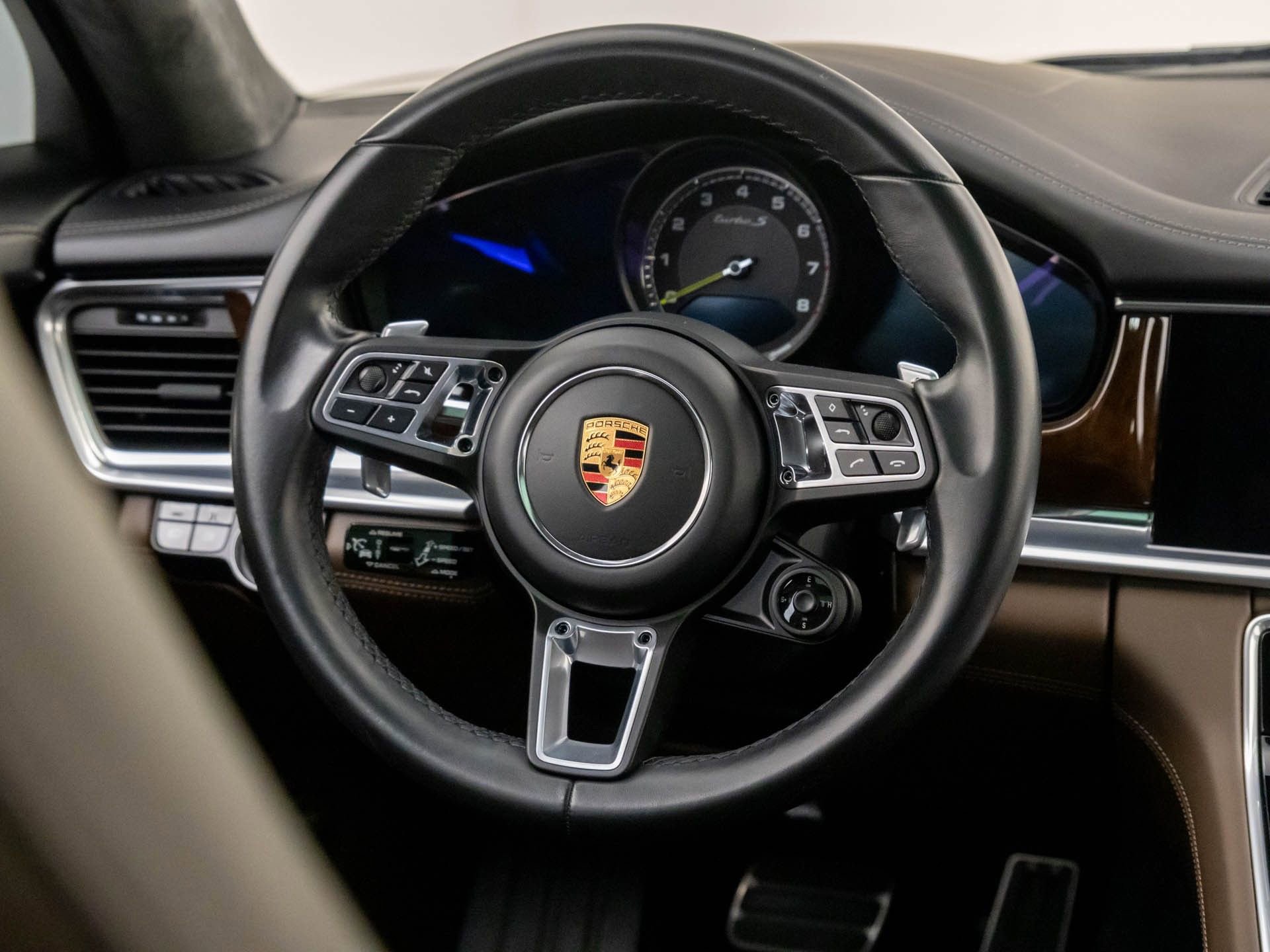 Used 2019 Porsche Panamera Turbo S Executive image 12
