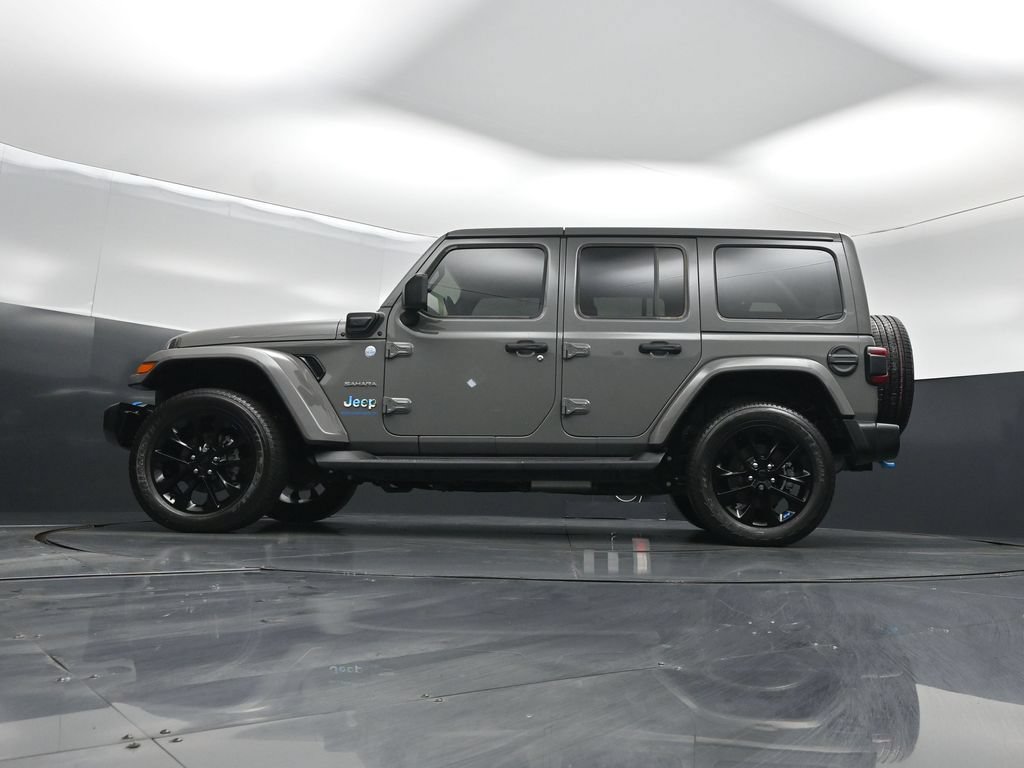 Used 2023 Jeep Wrangler Unlimited Sahara w/ Cold Weather Group AWD/4WD image 49