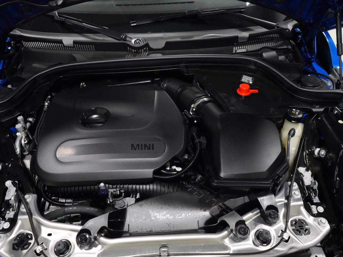 Certified 2025 MINI Cooper S image 27